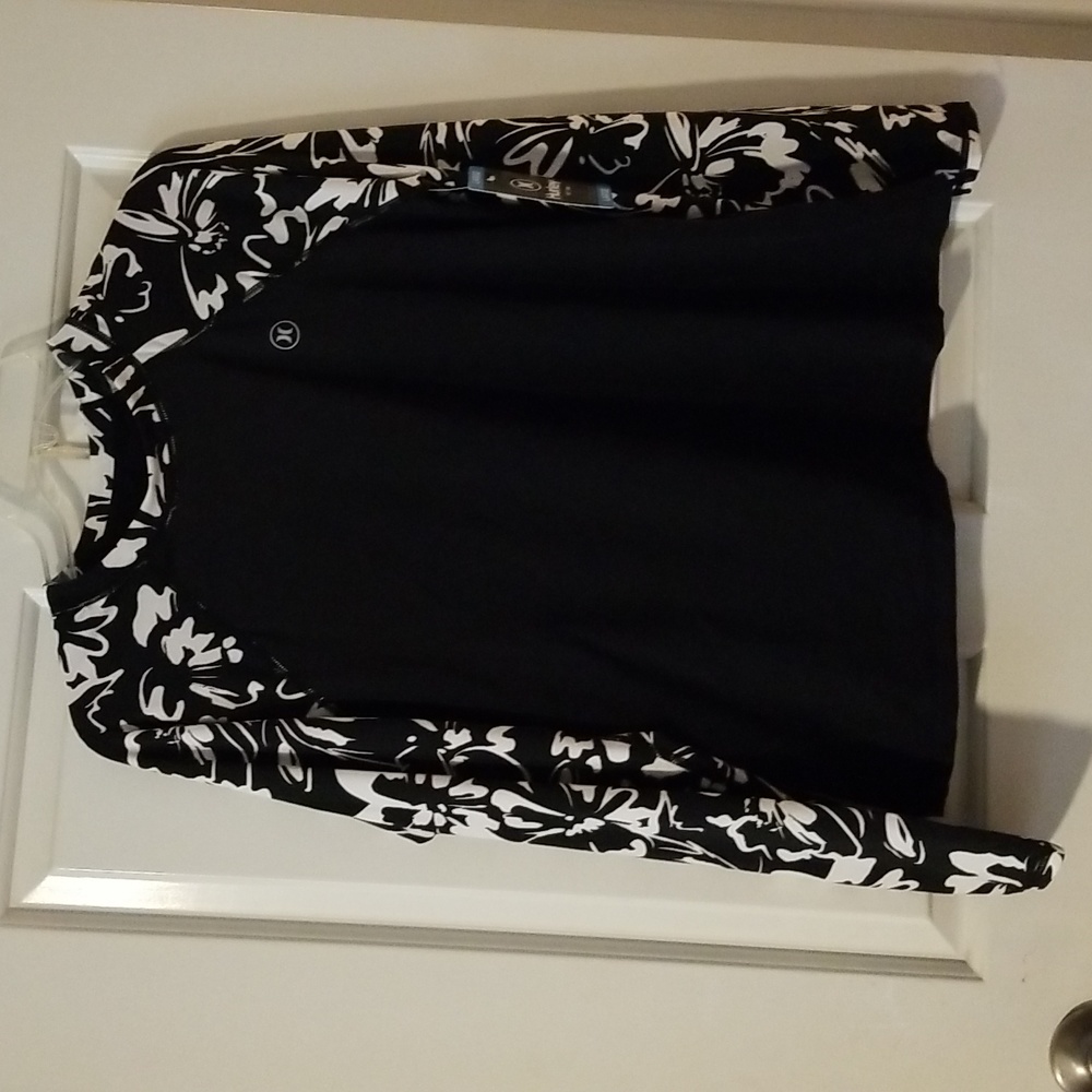 Hurley  swim/ performance top UPF 50+